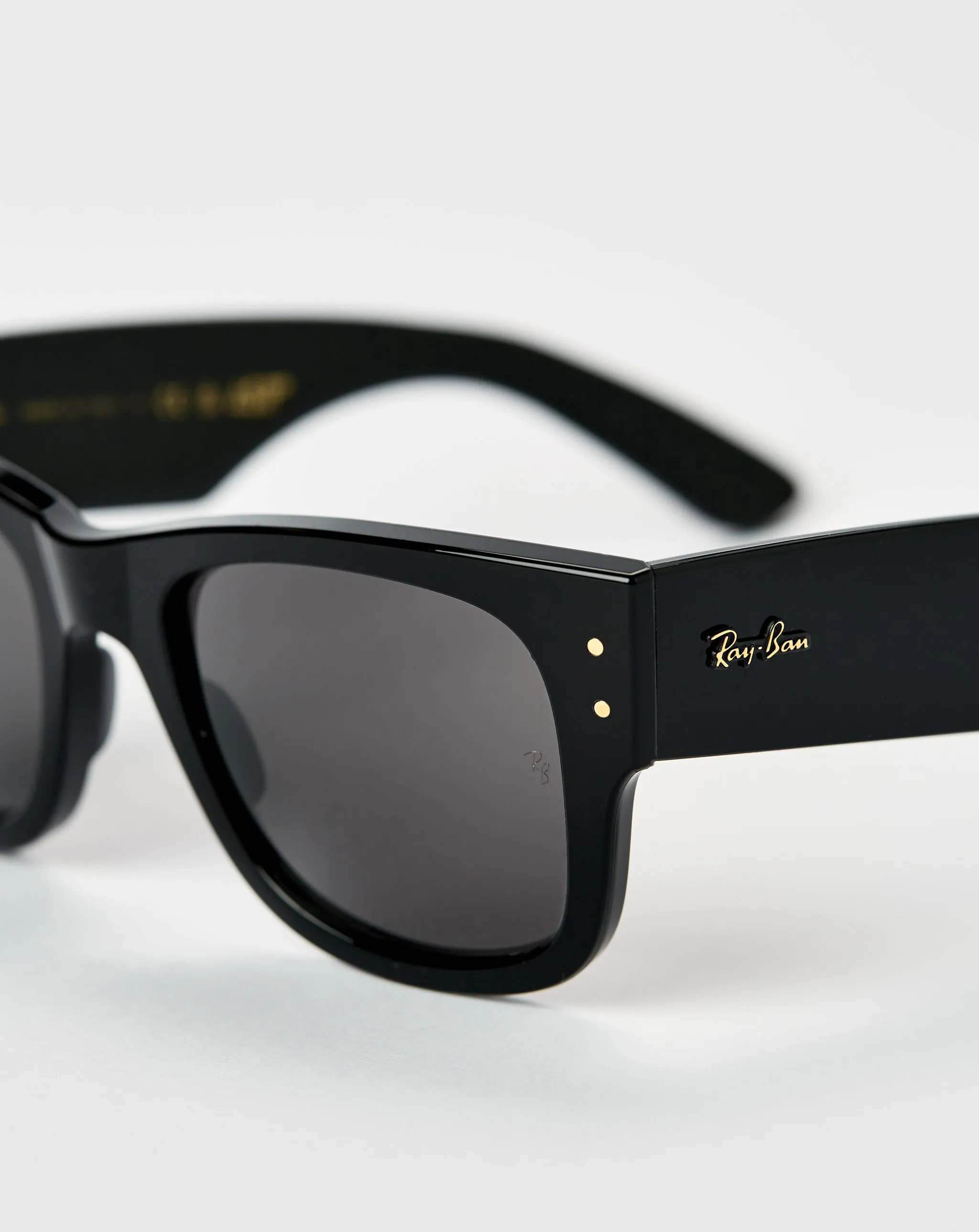 Mega Wayfarer